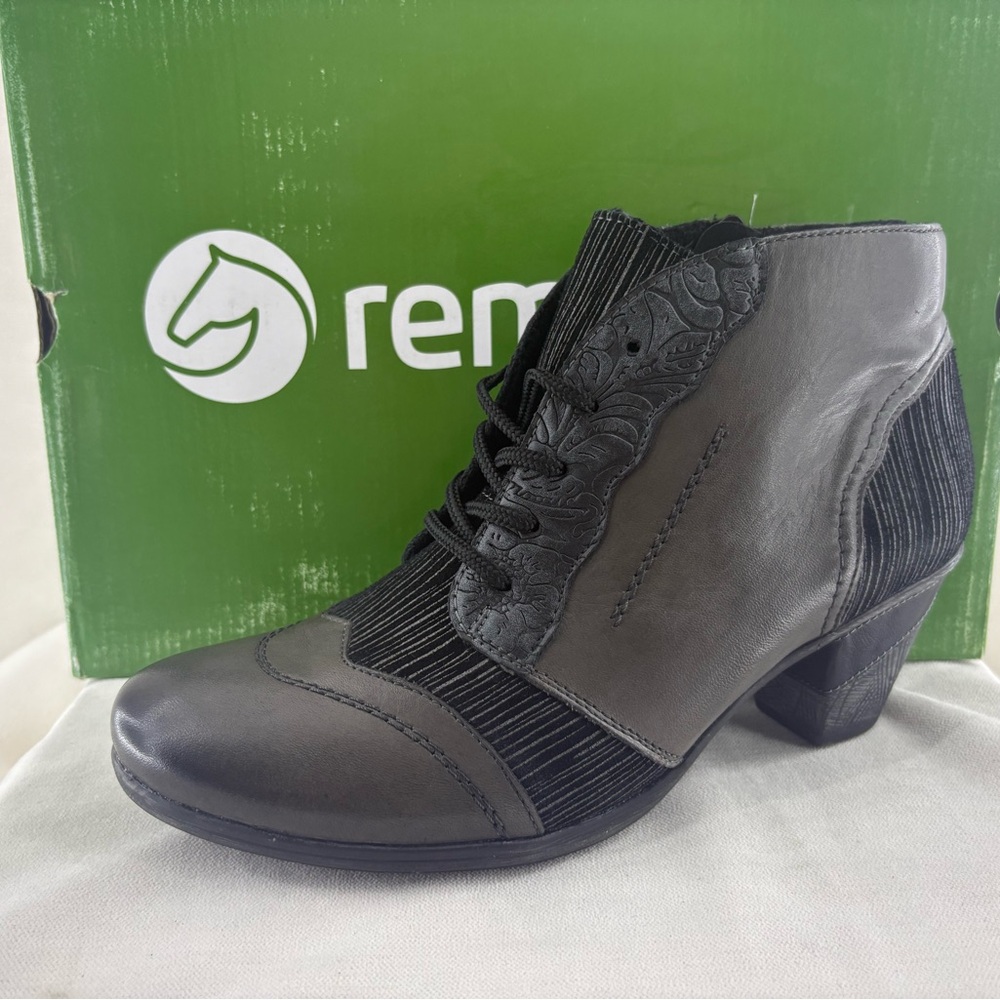 Remonte Cheyenne Black Leather vintage inspired  Lace-Up Ankle Bootie size 7 NIB